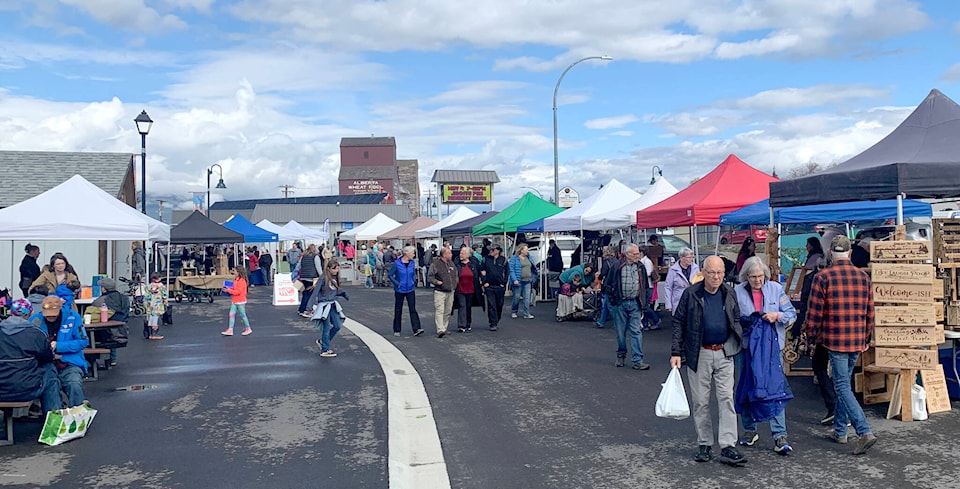 web1_240502-cva-farmers-market-1_3