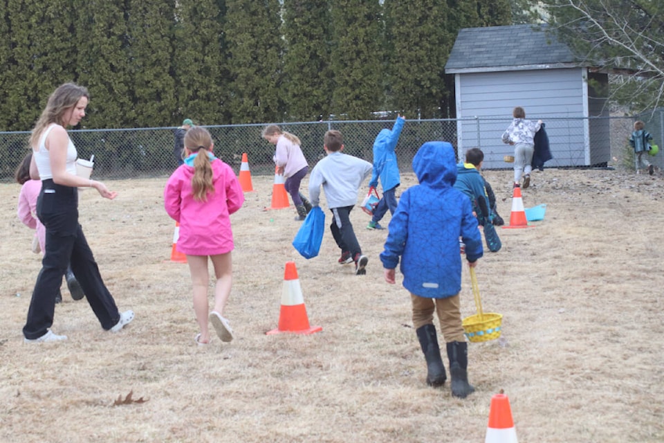 web1_rsz-egg-hunt-2-zt-img_4343