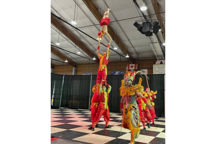 web1_230607-cvr-c-acrobats-1_5