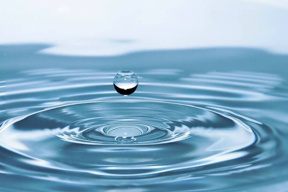 web1_231102-snm-east-sooke-water-advise-water_1