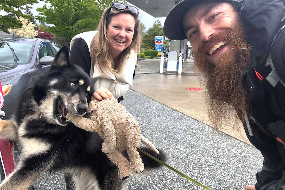  Sarah Jones met up with Nahko and Ryan Giesbrecht to drop off some toys and tick medication when they were in Langley at the end of April. (Bushman Art Facebook) 