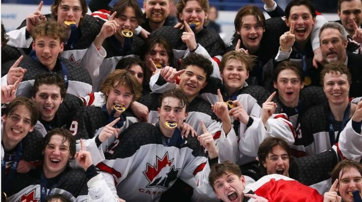 Le Yukonnais Gavin McKenna mène les marqueurs lors de la victoire du Canada aux Championnats du monde de hockey U18