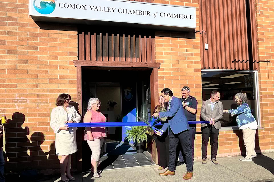 web1_240515-cvr-n-b-chamber-open_1