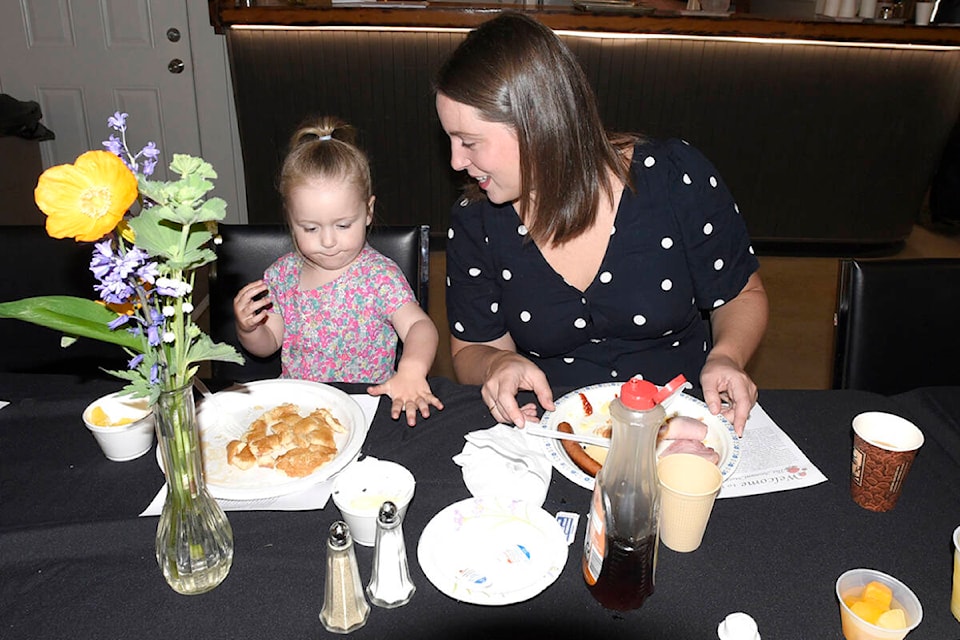 Mother and daughter enjoy Mother’s Day at Jubilee Community Hall in Abbotsford. (John Morrow/Abbotsford News) 