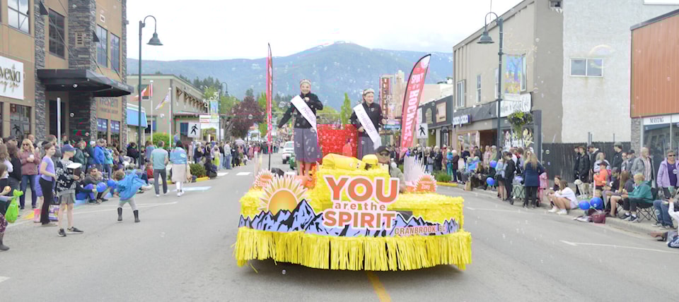web1_240523-cva-blossom-fest-parade-13_1