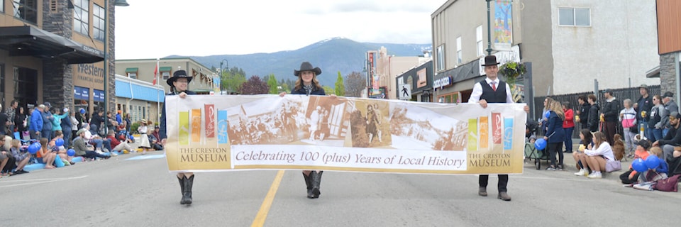 web1_240523-cva-blossom-fest-parade-16_1