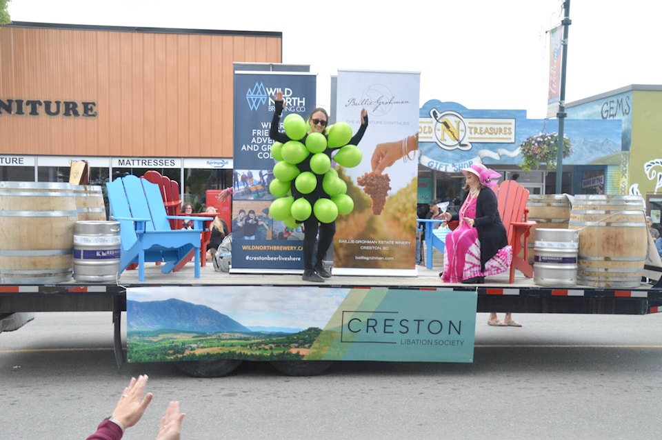 web1_240523-cva-blossom-fest-parade-25_1