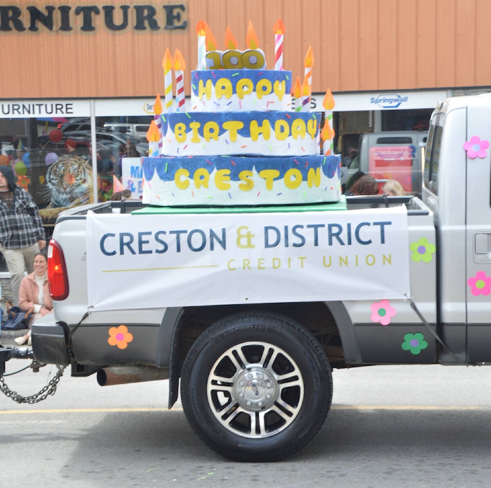 web1_240523-cva-blossom-fest-parade-29_1