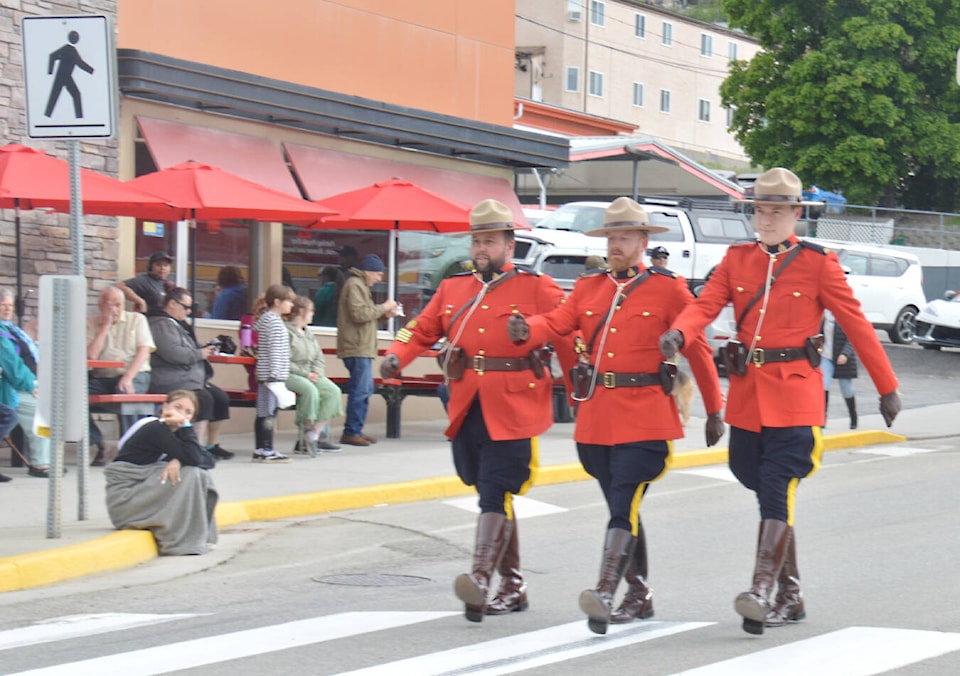 web1_240523-cva-blossom-fest-parade-3_1