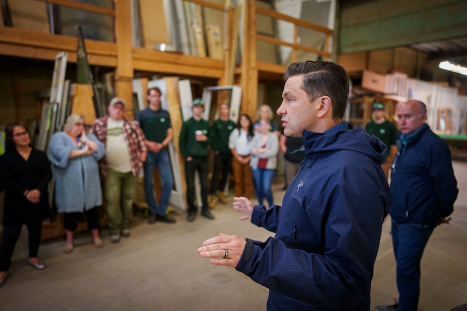web1_240523-sin-poilievre-visit-allwestglass_1