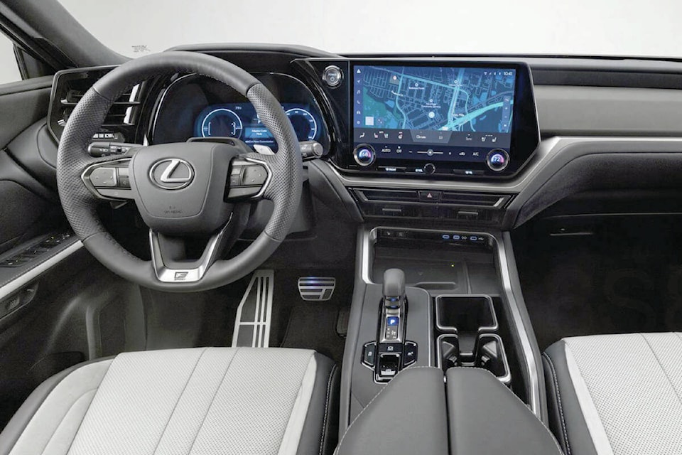 web1_240523-todaysdrive-lexustx3_3