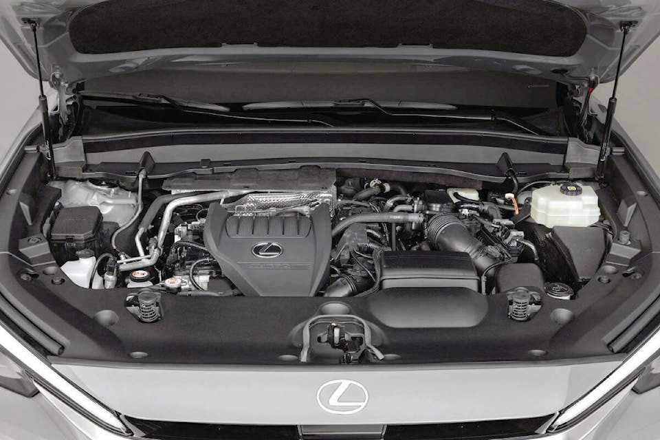 web1_240523-todaysdrive-lexustx3_5