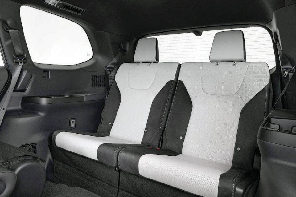 web1_240523-todaysdrive-lexustx3_6