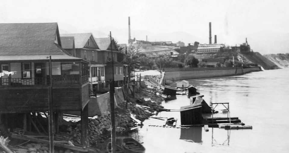 web1_copy_220519-tdt-trail-blazers-river-flood_1
