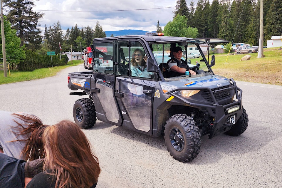 web1_rsz-may-day-tracy-and-grant-rcmp_111104