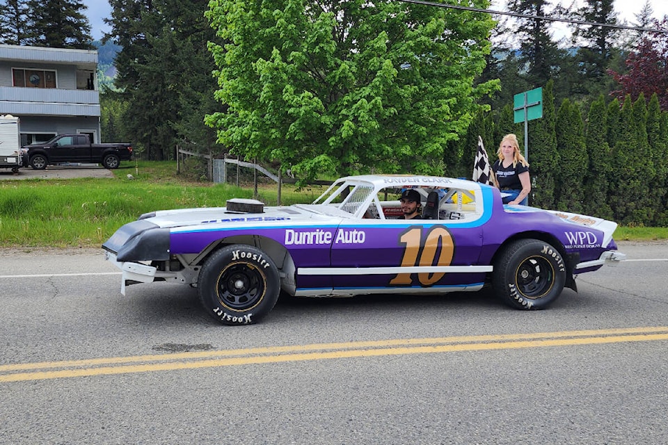 web1_rsz-race-car_112946