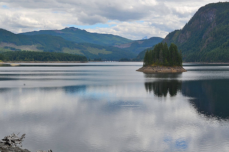web1_upper-campbell-lake