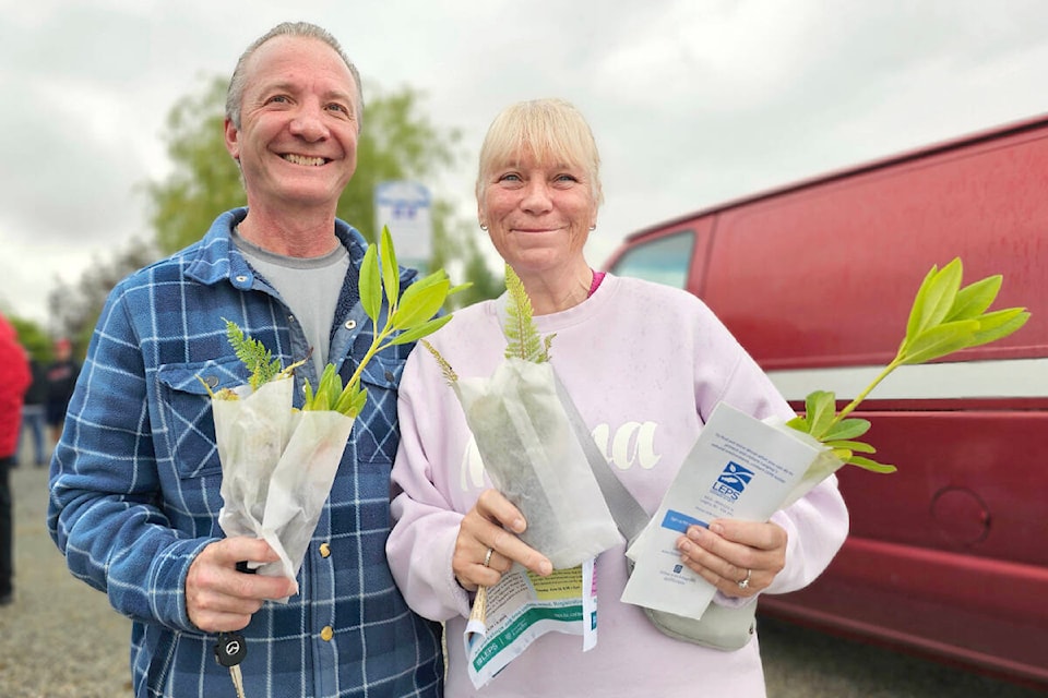 People began lining up well in advance of the annual seedling giveaway hosted by the non-profit 91ԭ Environmental Partners Society and 91ԭ – Aldergrove MP Tako van Popta at the Derek Doubleday Arboretum on Saturday, June, 1. (Dan Ferguson/91ԭ Advance Times) 