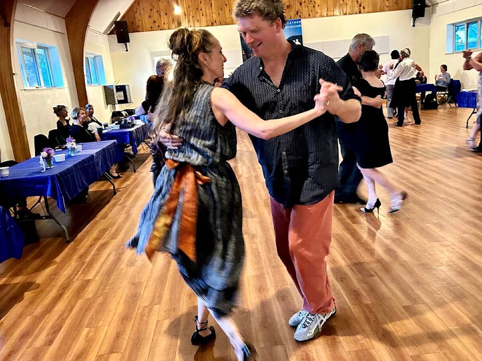 web1_240606-kws-tango-dance_2