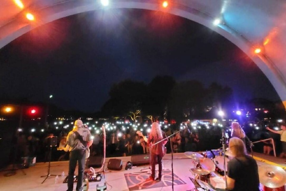 web1_osoyoos-concert-series-park