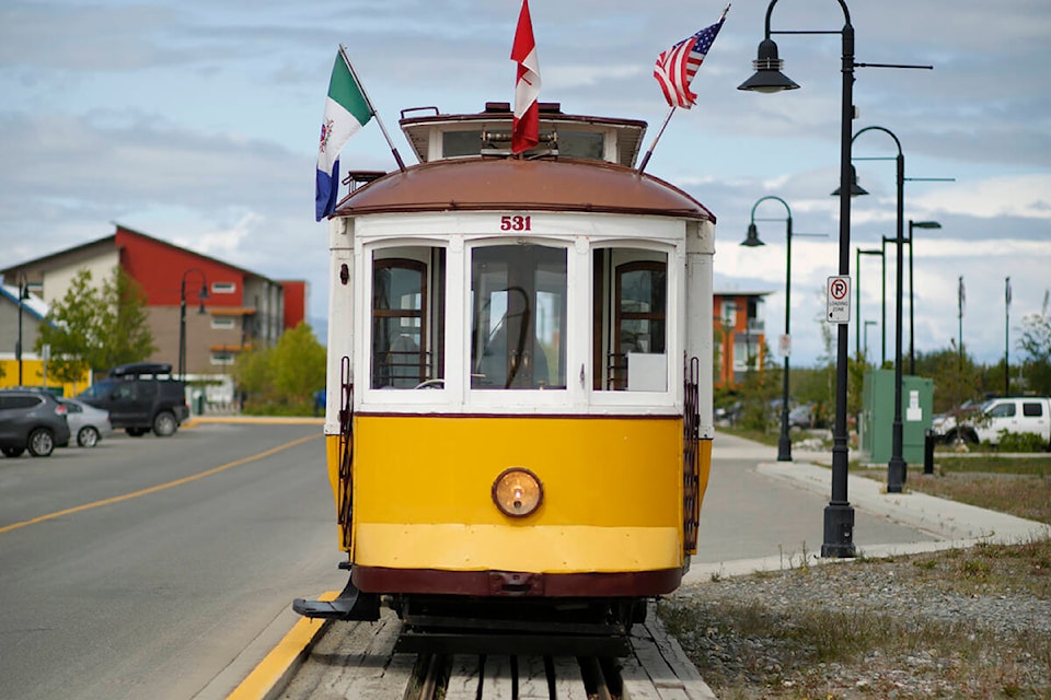 web1_170714_ykn_trolley_web