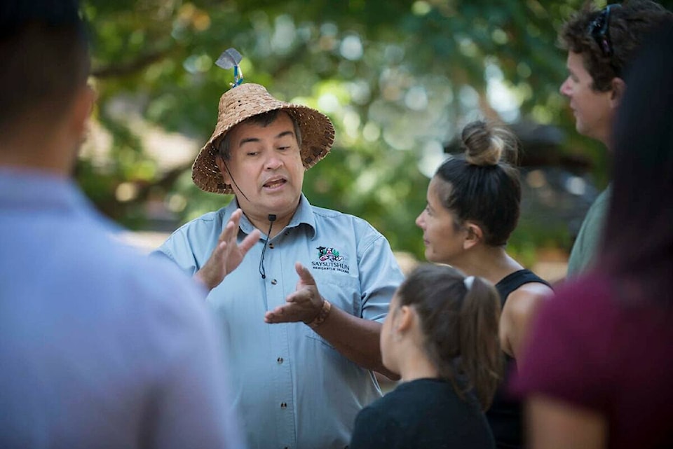 web1_2-snuneymuxw-first-nation-guide-dave-bodaly-image-by-dirk-heydemann-of-ha-photography