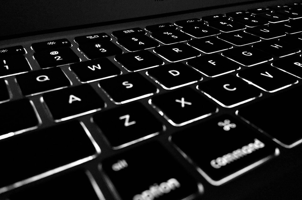web1_computer-gbbfd05743_1280