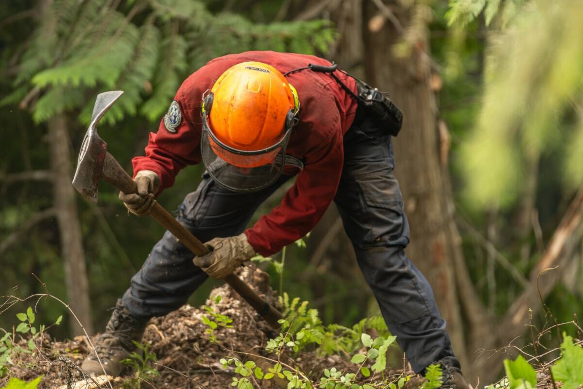 Wet weather helps fire fight in B.C.’s south, while north remains warm and dry