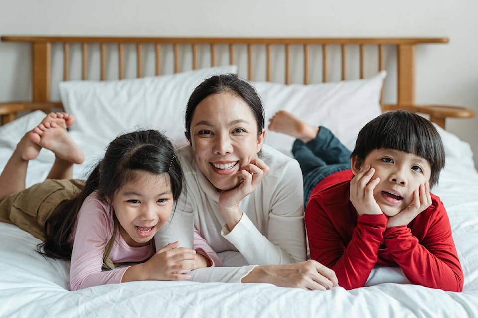 web1_240814-yel-sibling-relationships_1