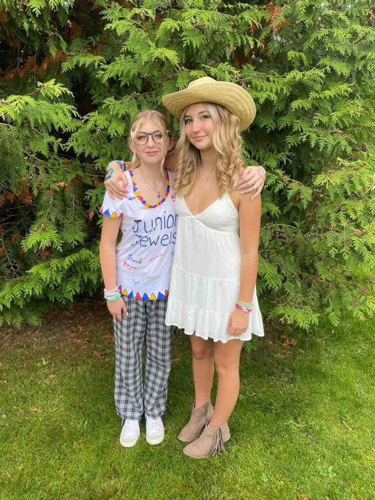 Manifesting Taylor Swift Wish comes true for B.C. teens who chanted