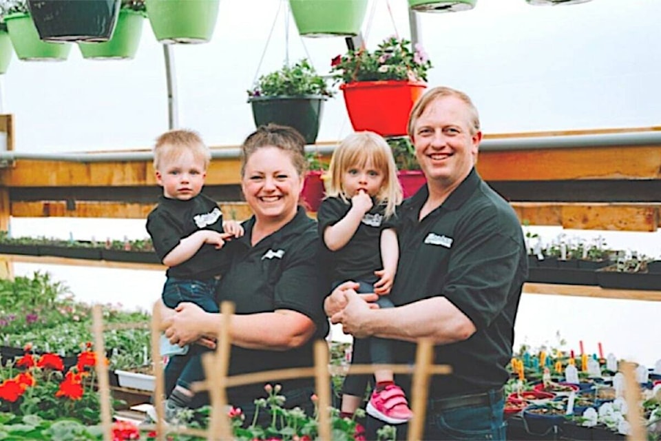 web1_farm-family