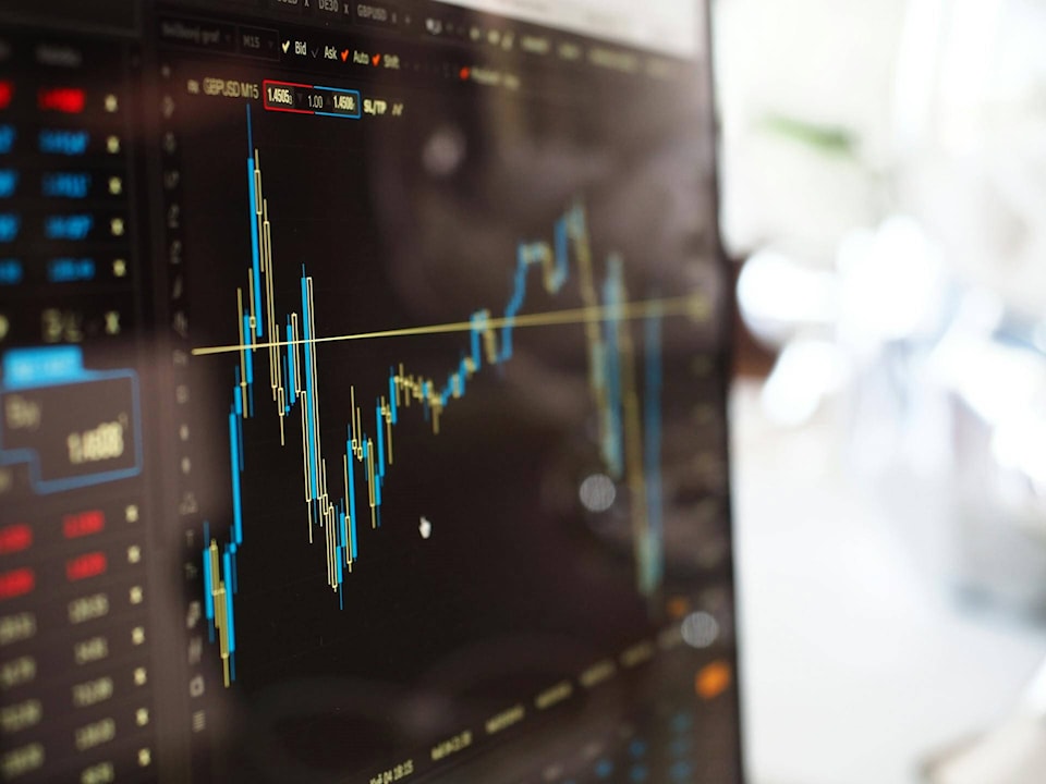 web1_241127-yel-the-conversation-gamified-investing_1