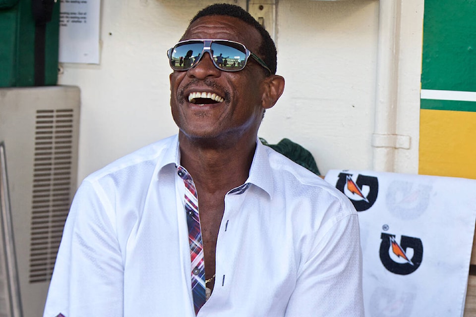 web1_200211-sfe-halloffame-rickeyhenderson_1