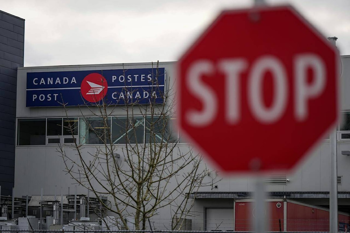 Canada Post says latest union proposals widened the gap in contract