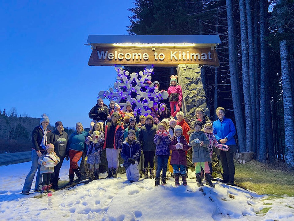 web1_240307-nse-thinking-day-girl-guides-kitimat-snowflake_1