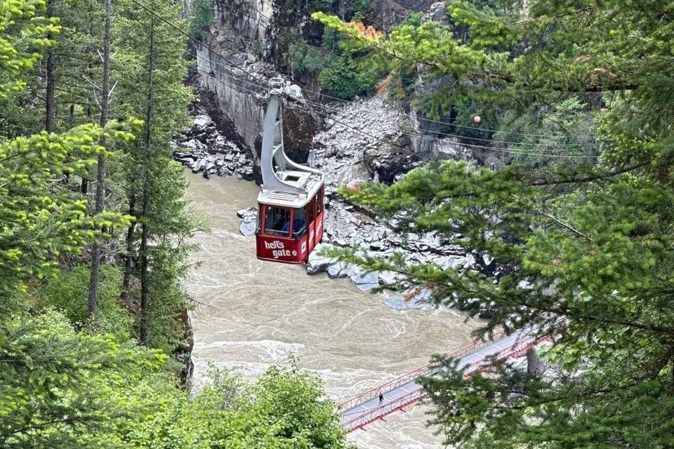 web1_250116-cpw-lji-fraser-canyon-highway-boost-cable-car_1
