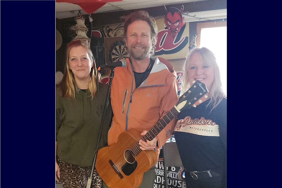 web1_250401-wct-cherryvilleresto-dierksbentley-new_1