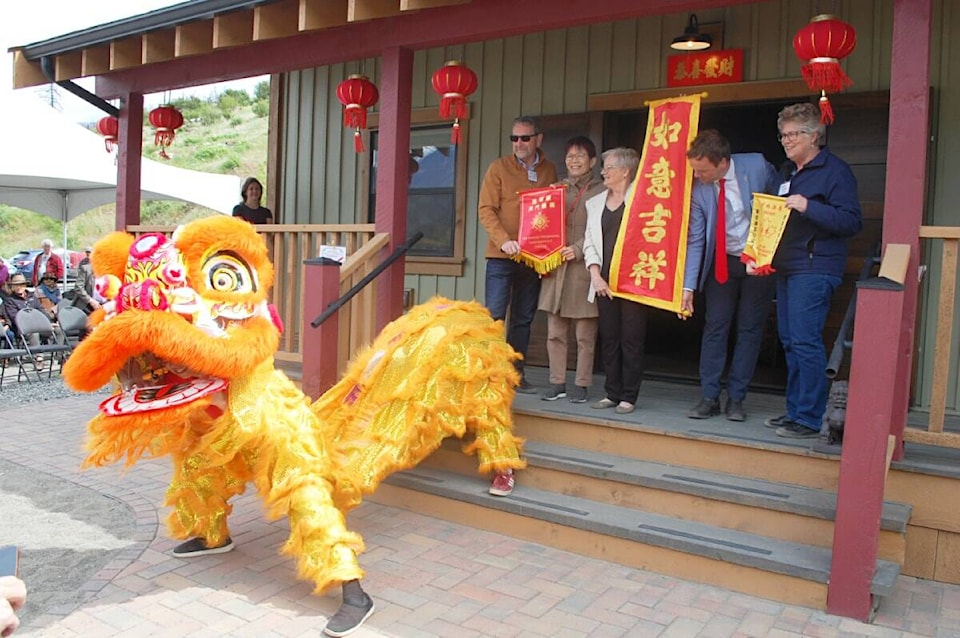 web1_chinese-museum-dignitaries
