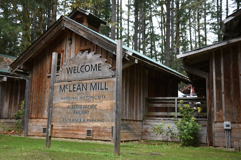 web1_250618-avn-progress-film-industry-mill-sign-18june2025_8912