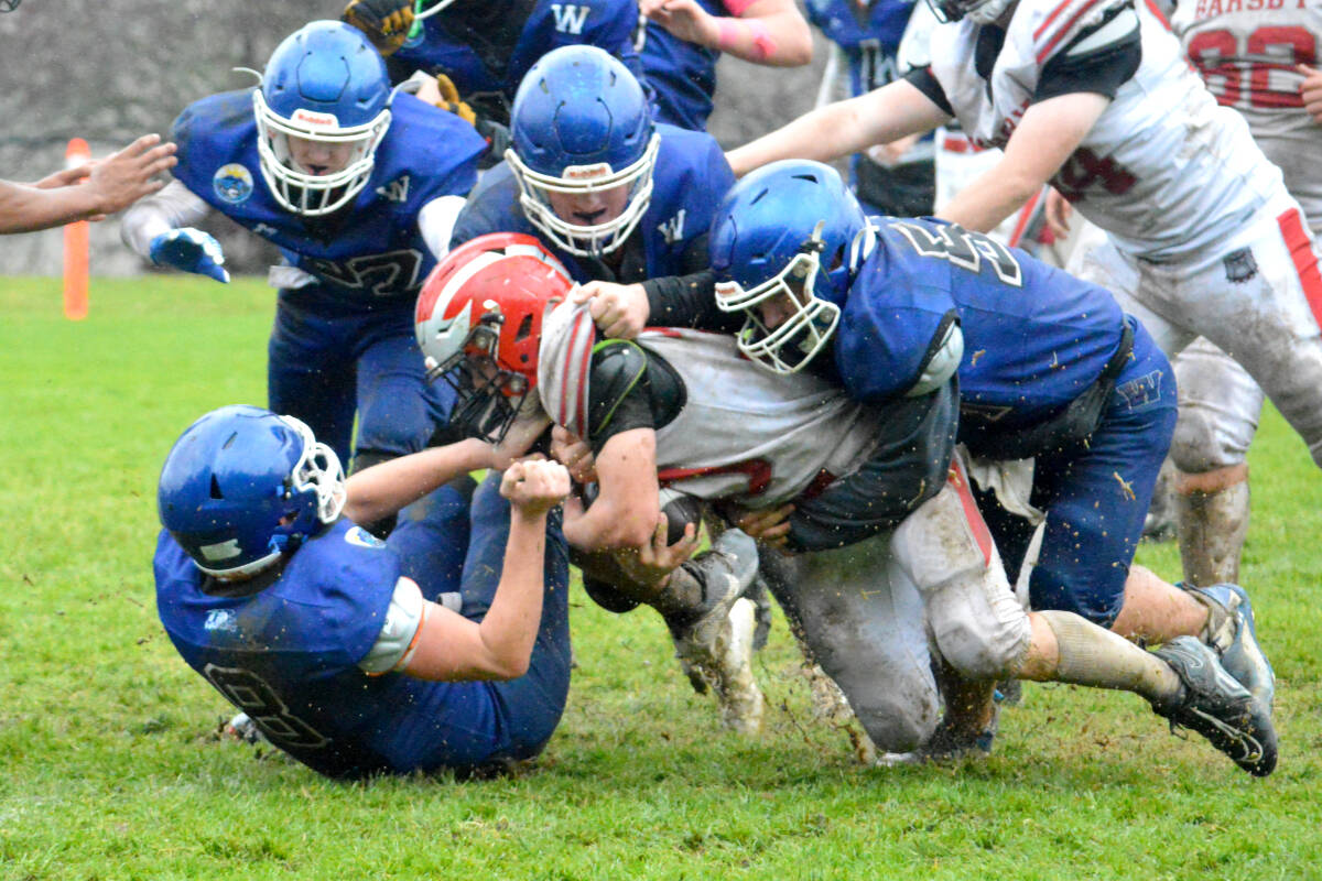 Ballenas Whalers edged 7-6 by John Barsby Bulldogs in annual Border Battle
