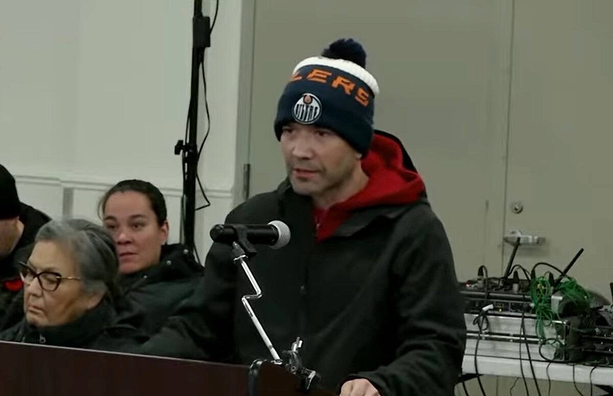 Residents sound off on drinking water problems in Hay River