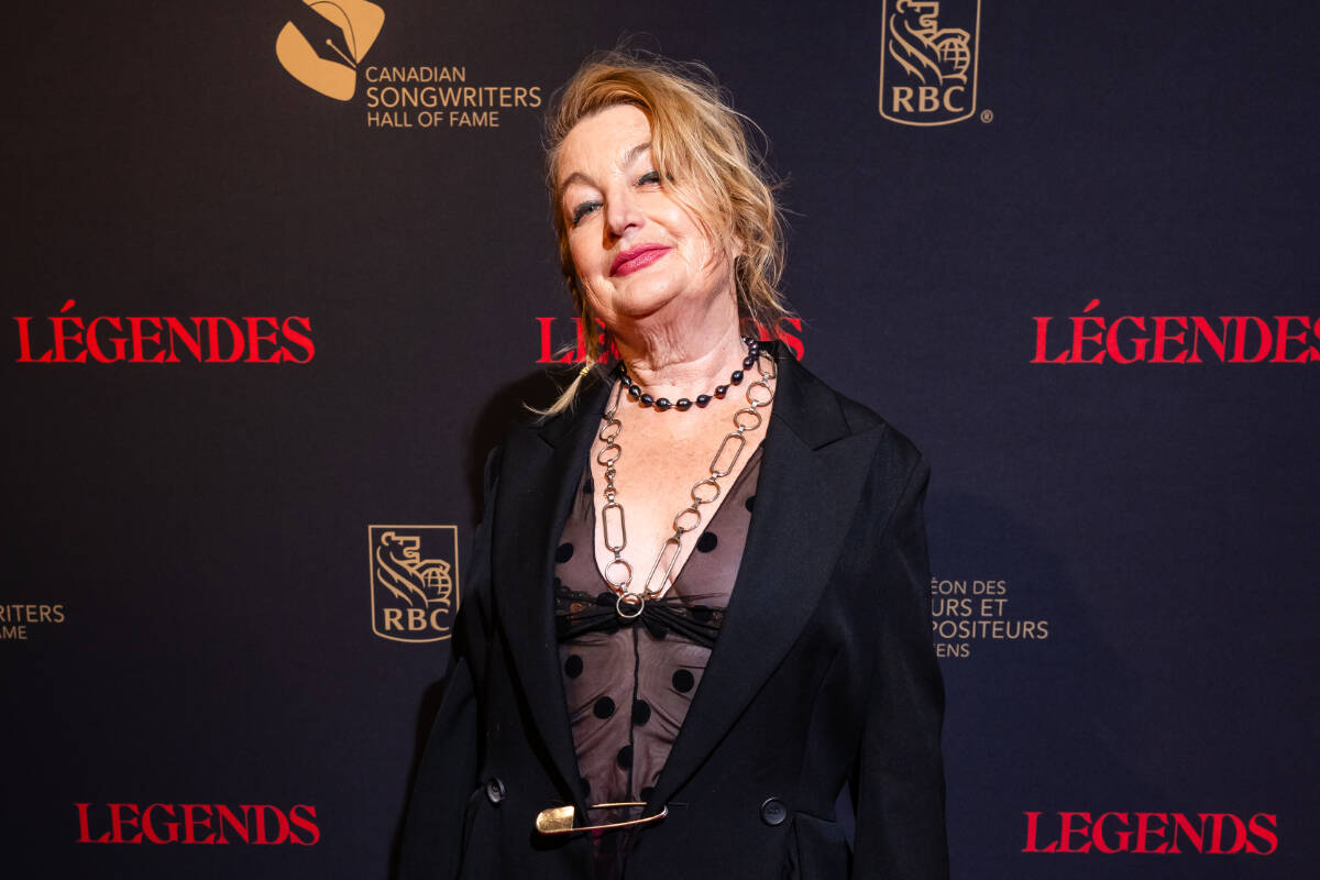 Canadian music icon Jane Siberry plays 4 Vancouver Island show in 4 nights