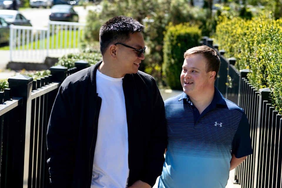 oct21-bcceo-communityliving-bcceo_a7404619-campaign_cropped