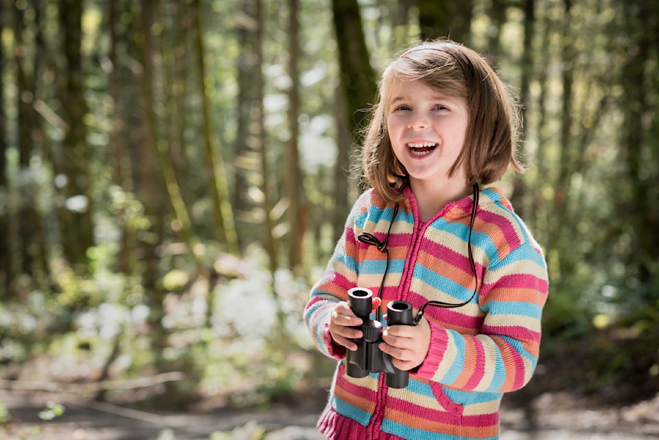 april-14-mh_rec_binoculars_kids__spring_photo_shoot_helene_cyr_hq