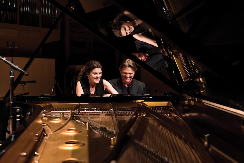 jan20-bergmann-duo-at-piano-2020