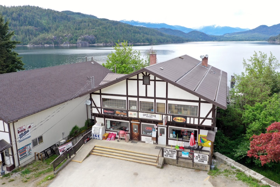 exterior-of-gray-creek-store