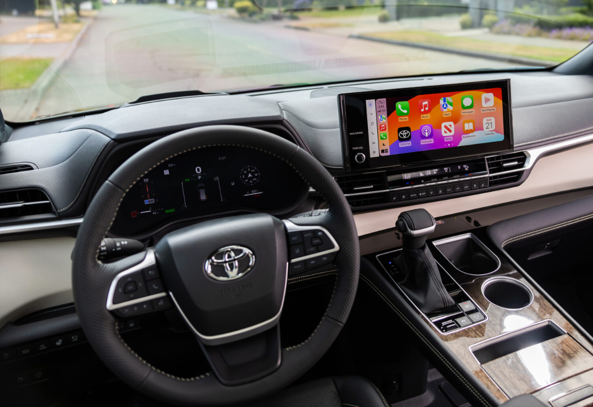 toyota_2025-sienna-interior