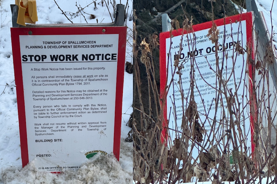 spallumcheen-signs