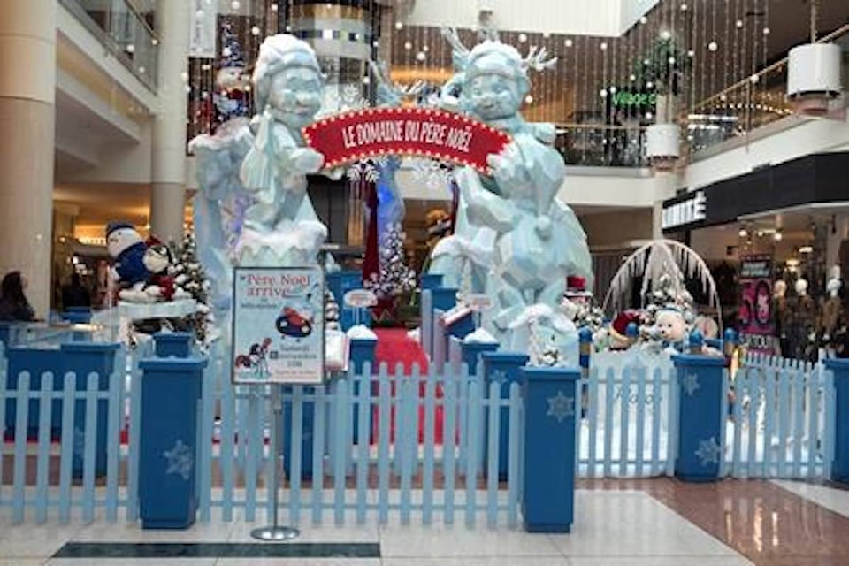 9326100_web1_171110-CPW-santa-mall