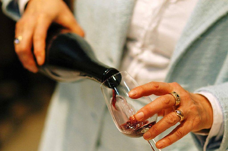 11738938_web1_web1_pouring-wine-1024x681